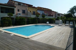 marina-bay-france-cogolin-villa-location-piscine